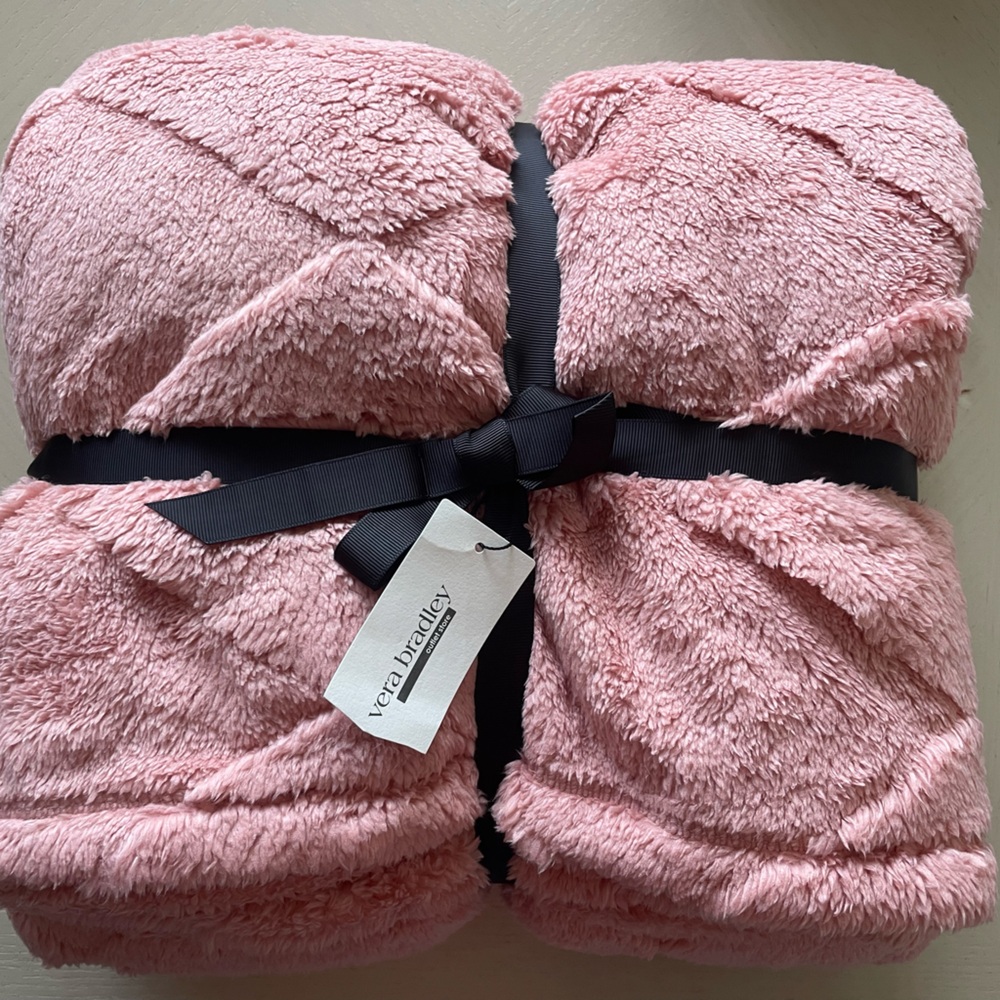 NWT Vera Bradley Fleece Throw Blanket in Dusty Rose
